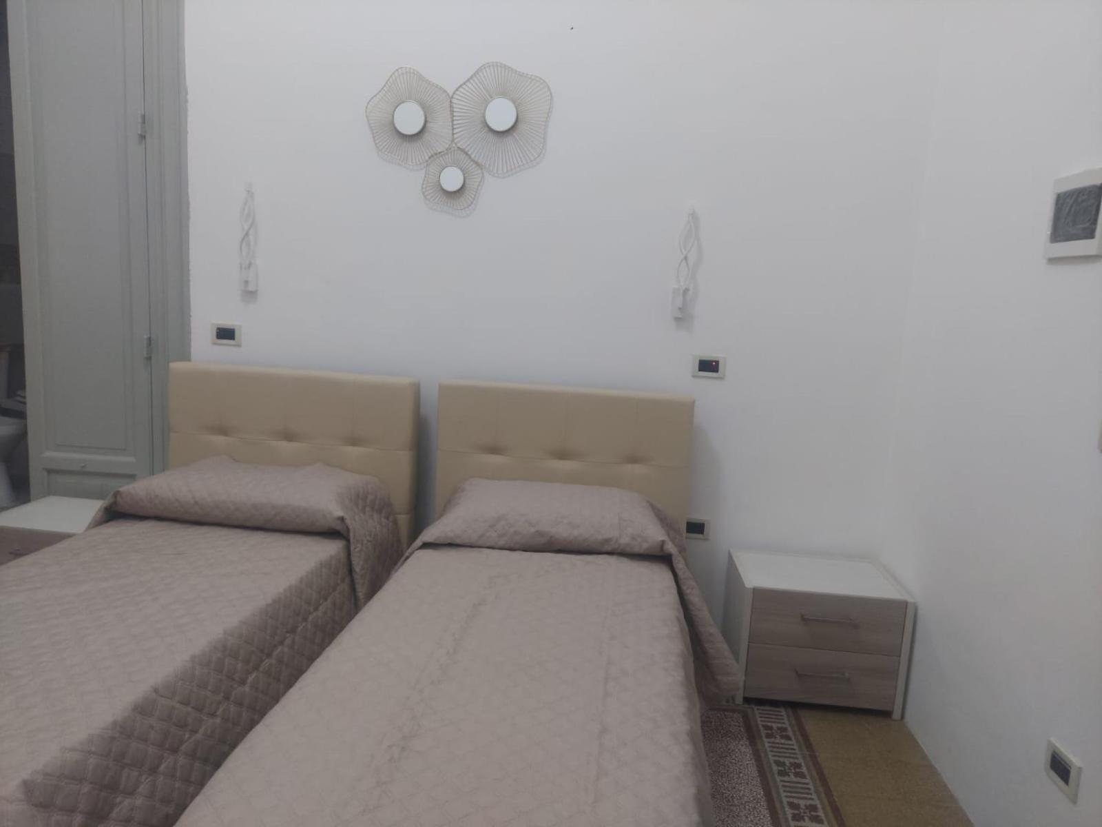 Guest House Lamphotel Militello Palermo Exterior photo