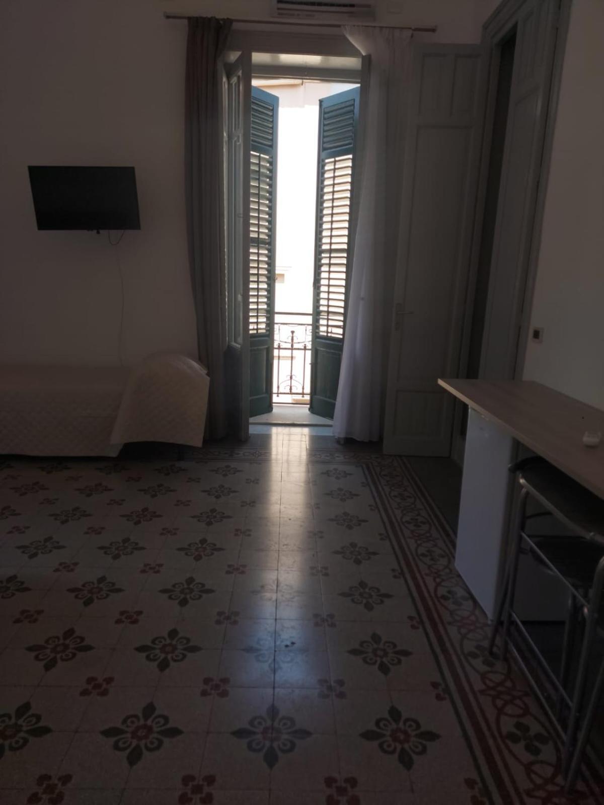 Guest House Lamphotel Militello Palermo Exterior photo